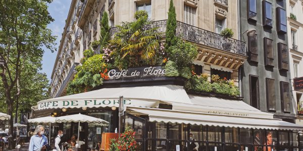 パリの老舗カフェ、カフェ・ド・フルール