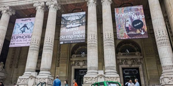 1900年のパリ万博のために建てられたグランパレ。ユネスコ世界遺産「パリのセーヌ河岸」の一部。