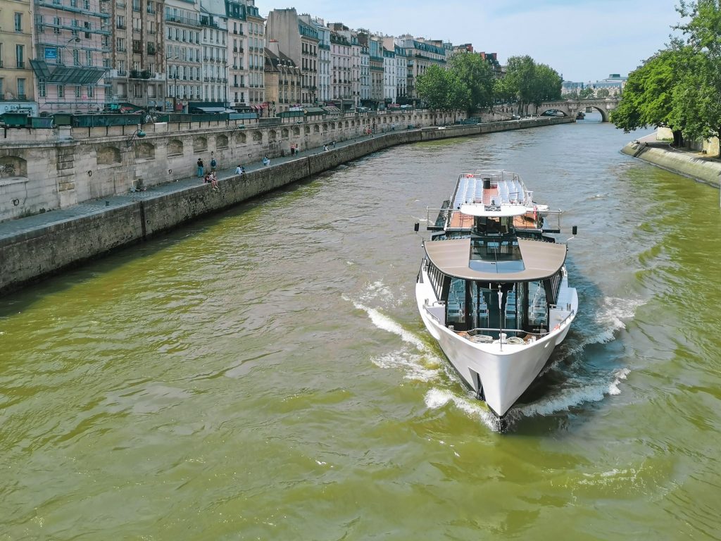 セーヌ川 パリ　パリの街並み
