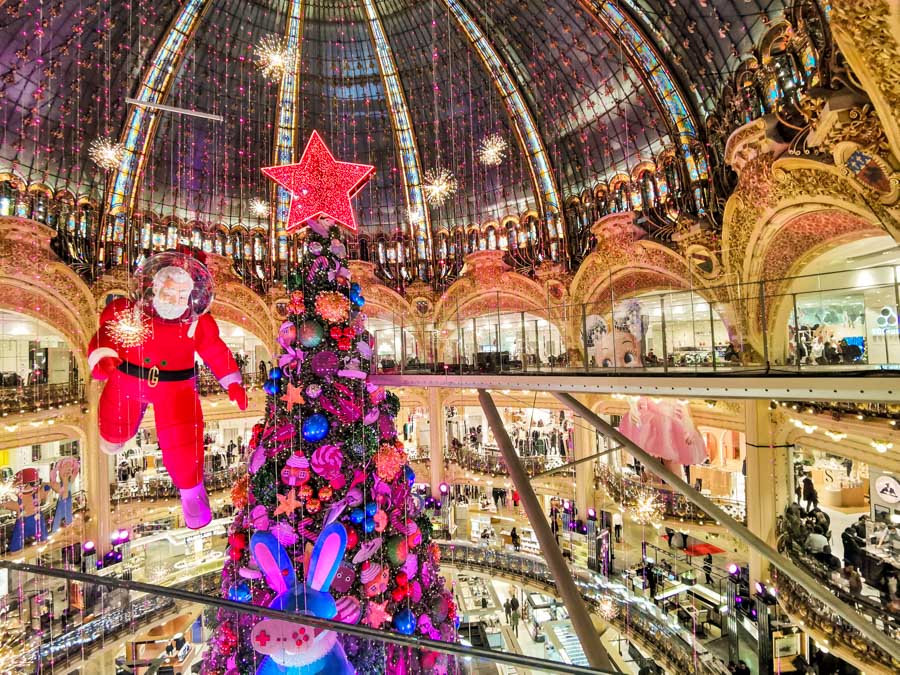 パリのクリスマス／ギャラリー・ラファイエット