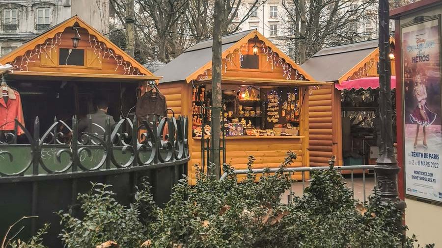フランス・パリのクリスマスマーケット／モンマルトルーアベス