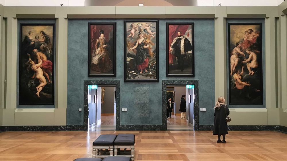 ルーヴル美術館のヨーロッパ絵画展示ゾーン。人が少なく、静かに見学できる穴場。