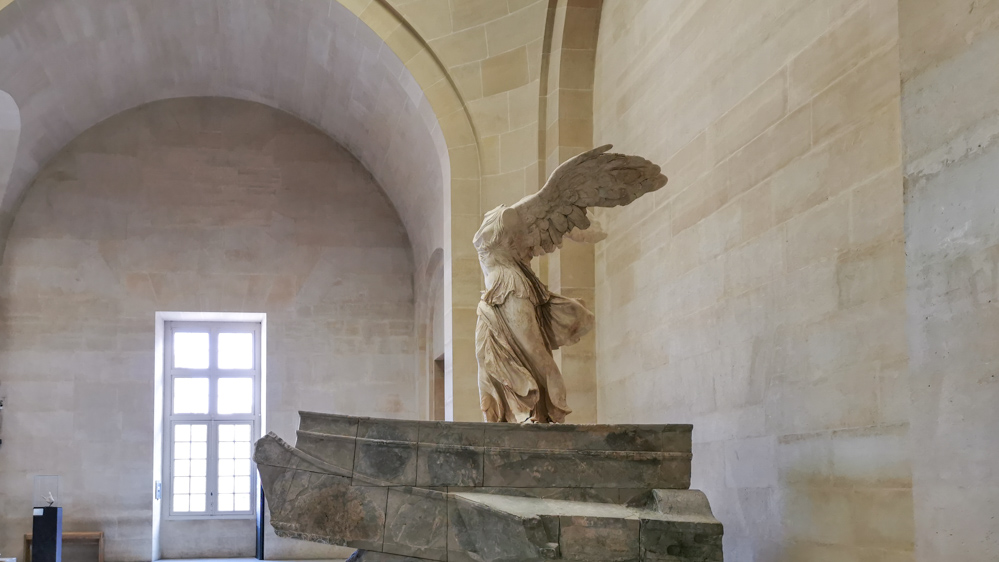 フランス
パリ
ルーヴル美術館
サモトラケのニケ
彫刻
