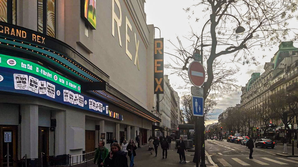 フランス　パリ2区　ボンヌ・ヌーベル駅前のクラブ兼映画館Grand Rex