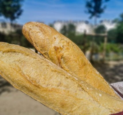 フランス　パリ　バゲット　フランスパン
