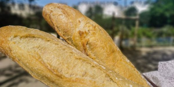 フランス　パリ　バゲット　フランスパン