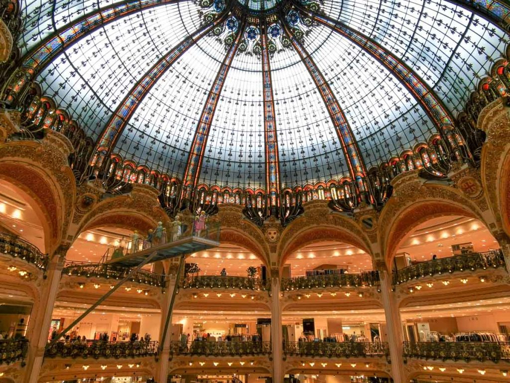 ガラス天井が美しい、ギャラリーラファイエットのクーポール