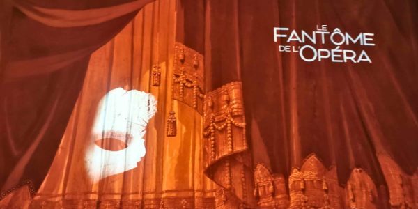 パリの劇場「アントワーヌ劇場」で上演中の「オペラ座の怪人」