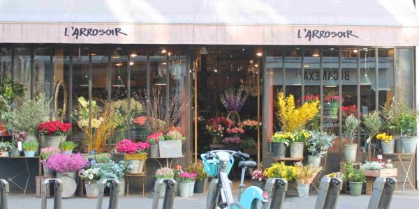 パリ11区のお花屋さん